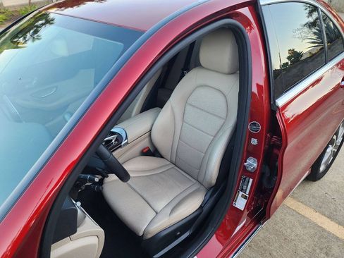 Used 2017 Mercedes-Benz C 300 4MATIC Sedan image 38