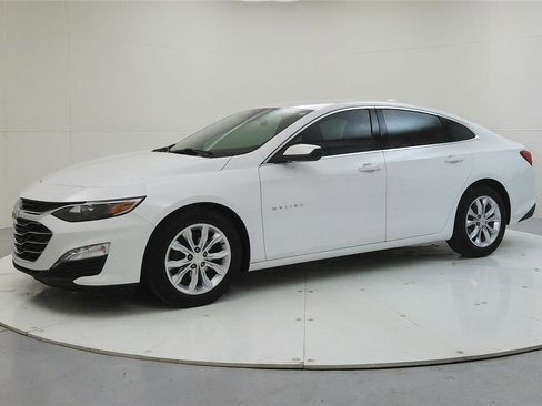 Used 2023 Chevrolet Malibu LT image 3