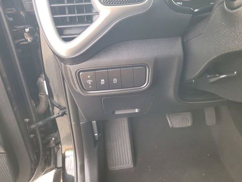 Used 2023 Kia Soul LX image 22