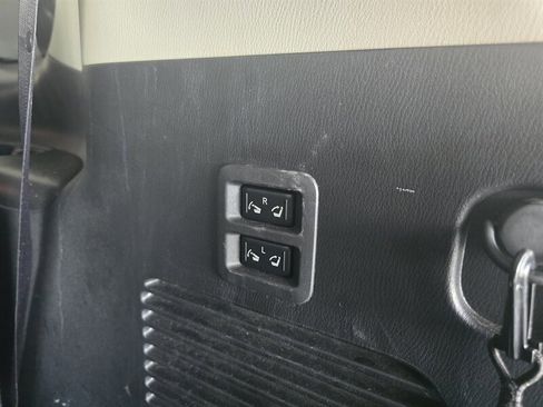 Used 2017 INFINITI QX80 2WD w/ Driver Assistance Package image 36