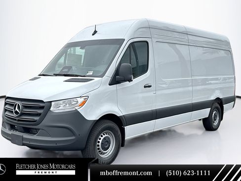New 2025 Mercedes-Benz Sprinter 2500 image 1