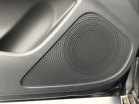 Used 2025 Genesis G70 2.5T image 15