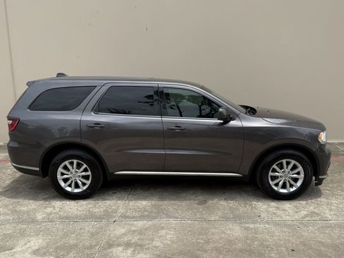 Used 2014 Dodge Durango SXT image 2