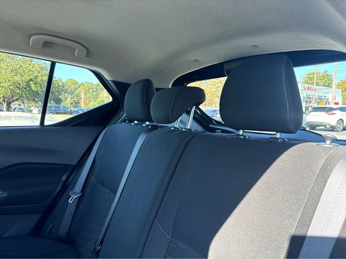 Used 2023 Nissan Kicks SV image 18