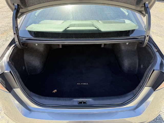 Used 2024 Nissan Altima 2.5 SR FWD image 12