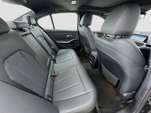 Used 2019 BMW 330i Sedan w/ Convenience Package RWD image 19