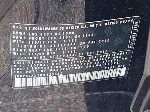 Used 2024 Volkswagen Tiguan SE image 17