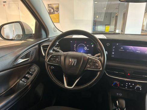 Used 2025 Buick Encore GX Preferred AWD/4WD image 32