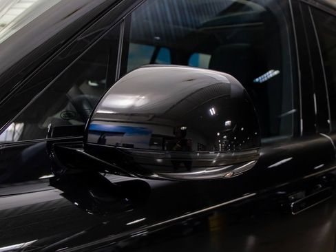 New 2026 Land Rover Range Rover SE image 10