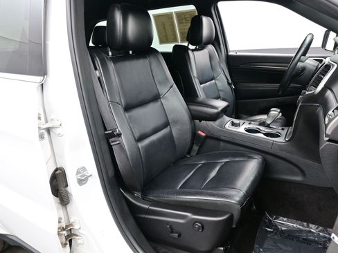 Used 2018 Jeep Grand Cherokee Limited image 14