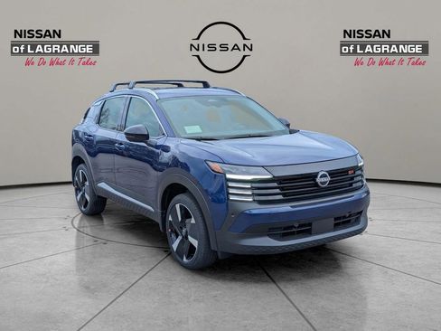 New 2026 Nissan Kicks SR FWD image 3