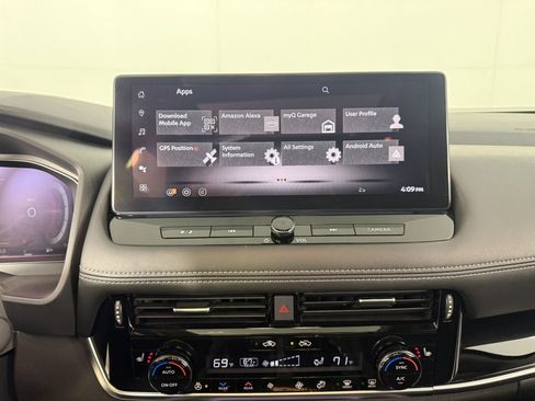 Used 2025 Nissan Rogue SL w/ SL Premium Package image 21