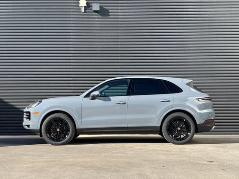 Used 2026 Porsche Cayenne AWD/4WD image 2