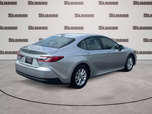 Used 2025 Toyota Camry LE FWD image 5
