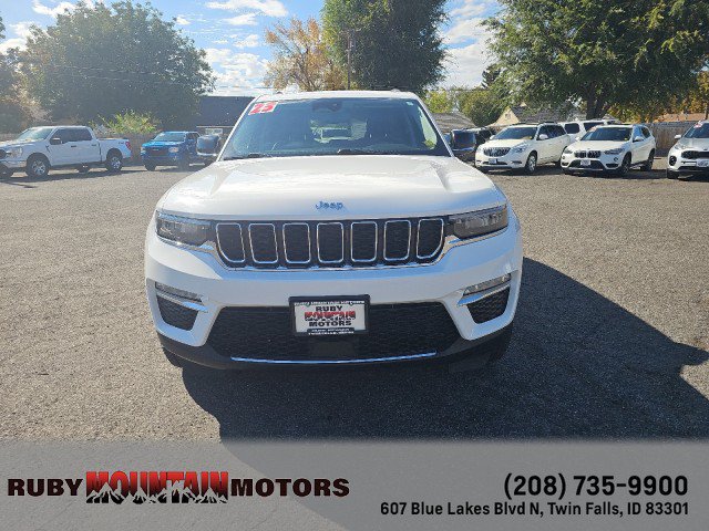 Used 2023 Jeep Grand Cherokee 4WD 4xe image 2