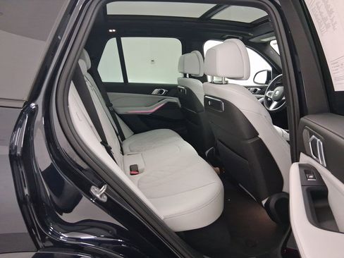 Used 2024 BMW X5 xDrive40i w/ M Sport Package image 32