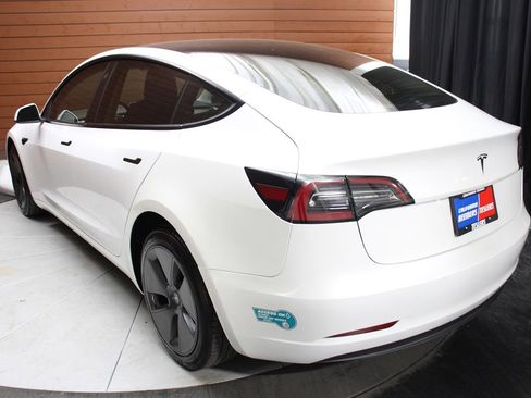 Used 2023 Tesla Model 3 Standard Range image 8