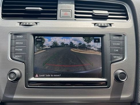 Used 2017 Volkswagen Golf SE FWD image 18