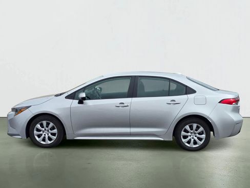 Used 2024 Toyota Corolla LE FWD image 3