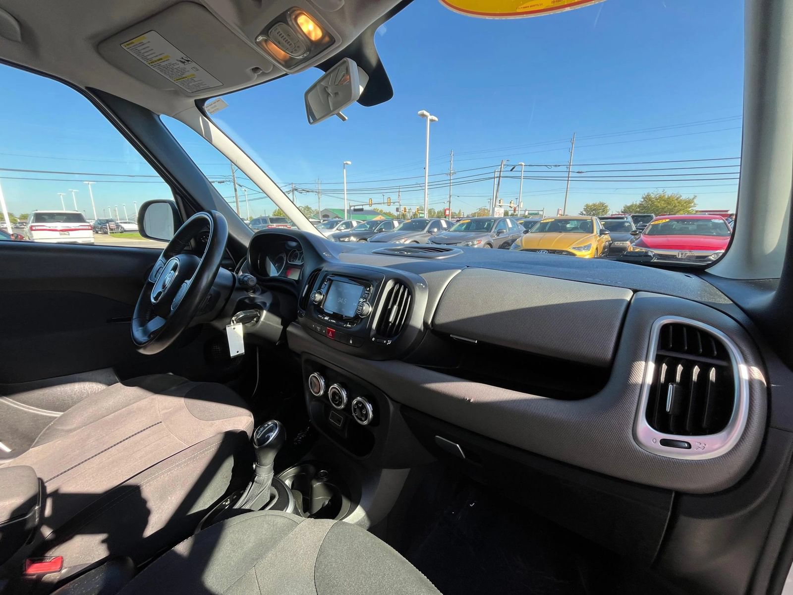 Used 2017 FIAT 500L Pop FWD image 22