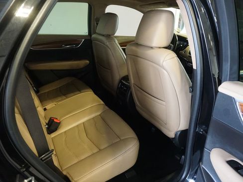 Used 2019 Cadillac XT5 Platinum AWD/4WD image 25