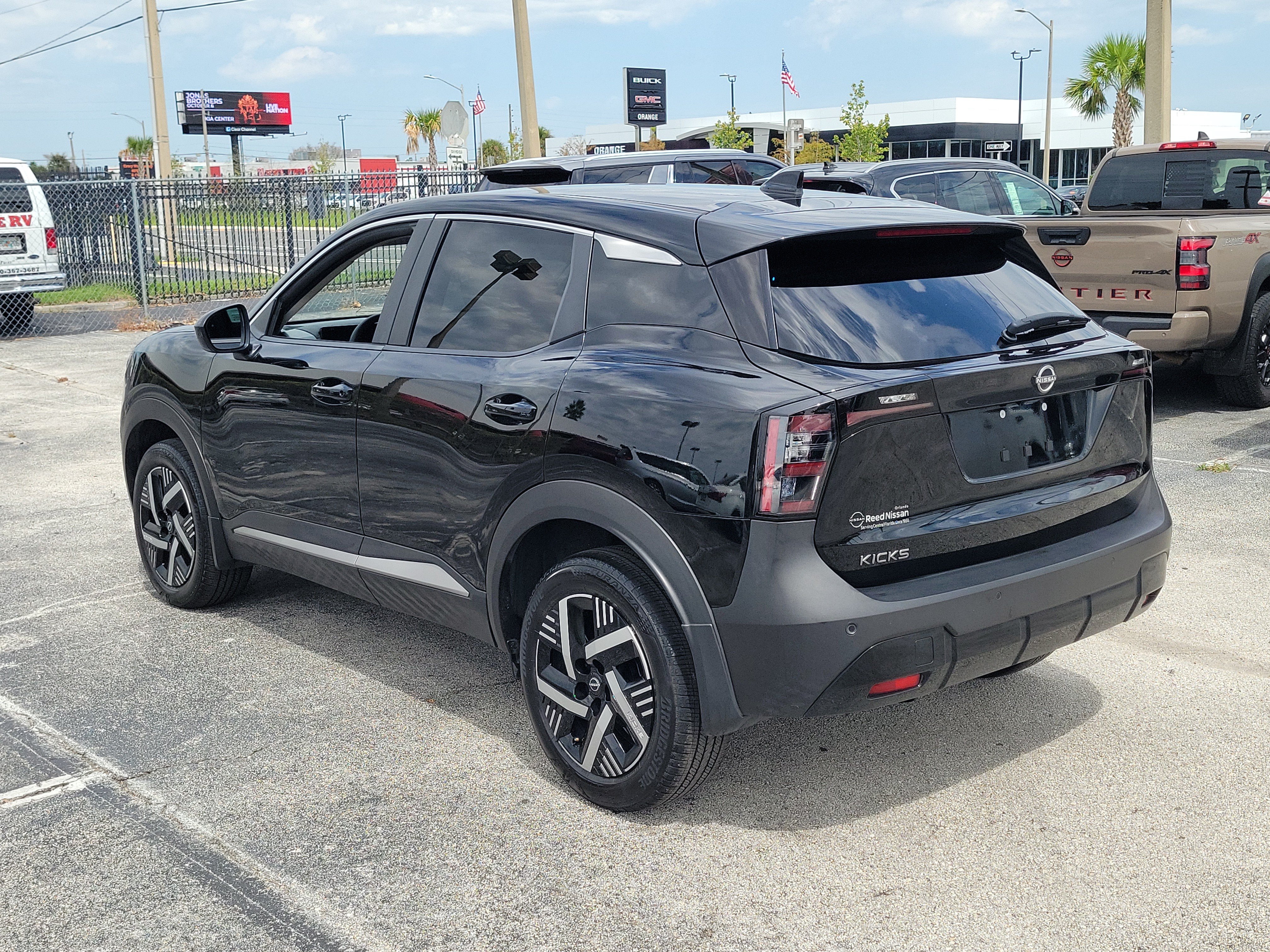 Certified 2025 Nissan Kicks SV w/ Charging Package FWD image 6