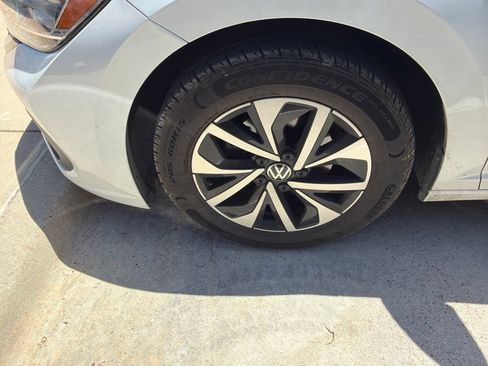 Used 2023 Volkswagen Jetta S FWD image 5