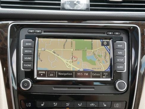 Used 2014 Volkswagen Passat 1.8T SEL Premium FWD image 30