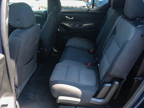 Used 2023 Chevrolet Traverse LT FWD image 19