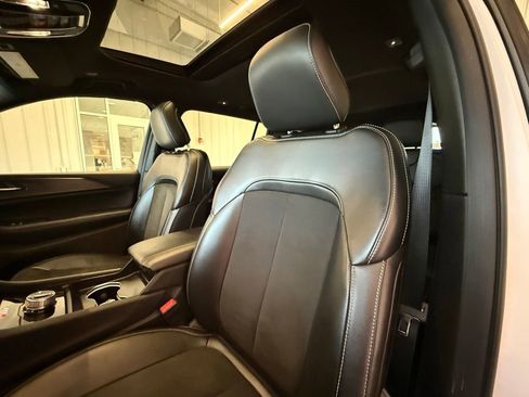 Used 2024 Jeep Grand Cherokee L Altitude AWD/4WD image 30