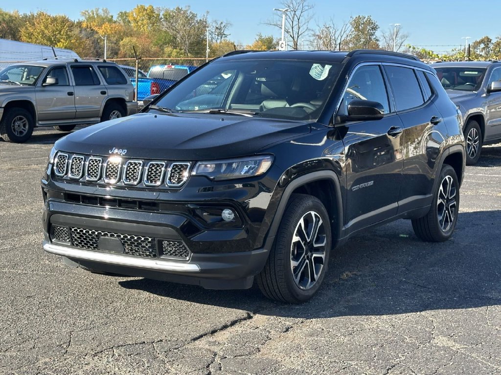 Used 2024 Jeep Compass Limited AWD/4WD image 7