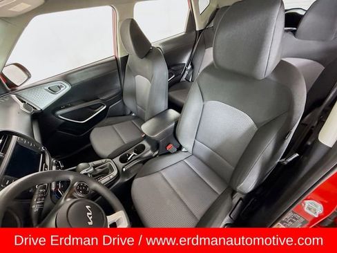Used 2022 Kia Soul LX w/ Technology Package image 5