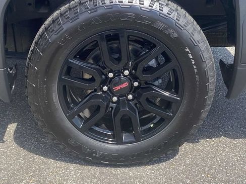 Used 2024 GMC Sierra 1500 Elevation AWD/4WD image 9