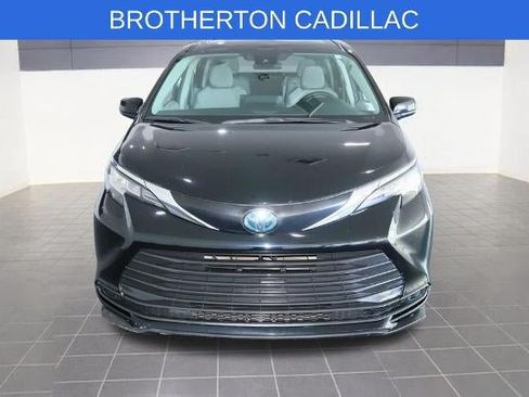 Used 2022 Toyota Sienna LE FWD image 10