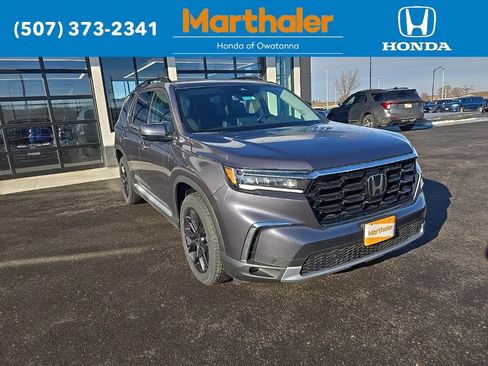 New 2025 Honda Pilot Touring image 7