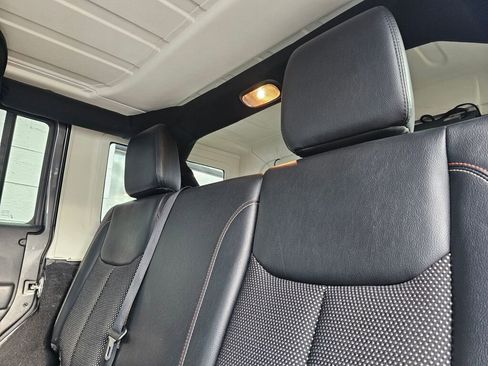 Used 2016 Jeep Wrangler Unlimited Sahara AWD/4WD image 16