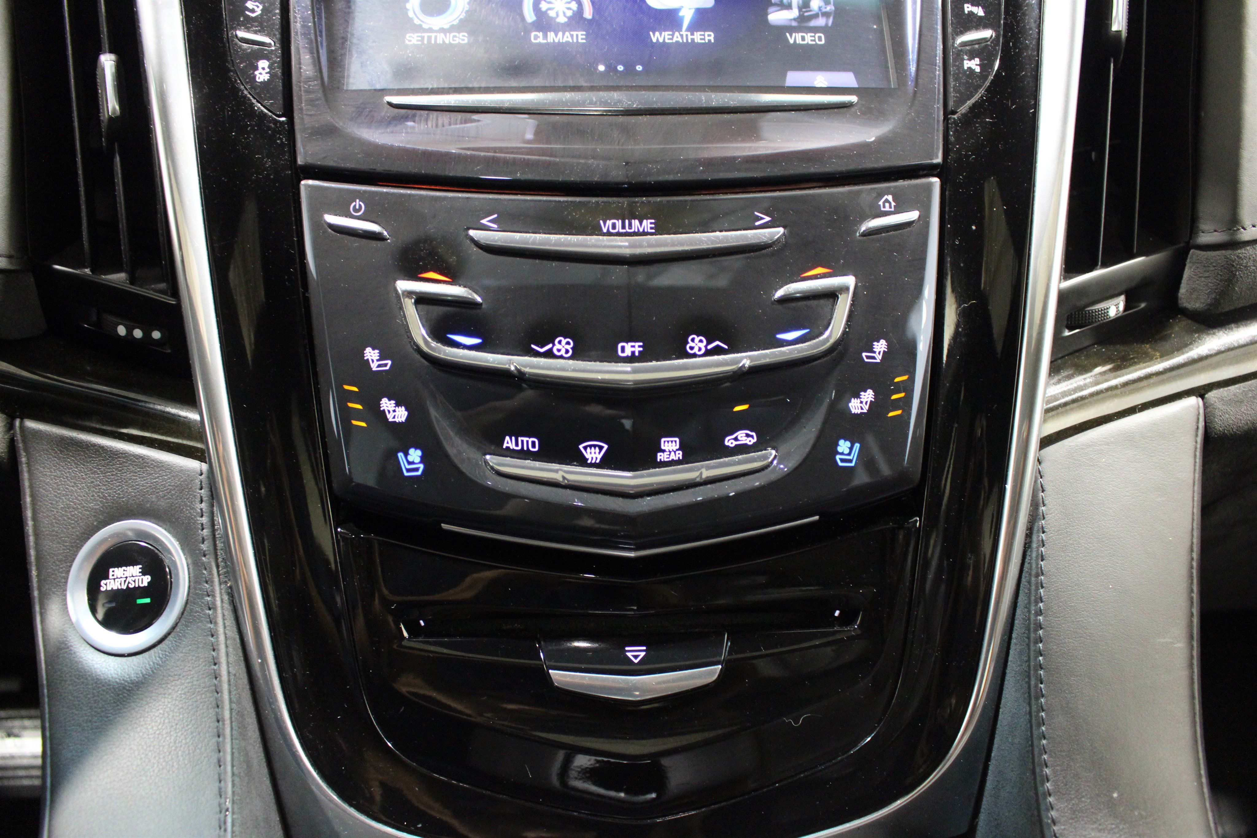 Used 2018 Cadillac Escalade Platinum AWD/4WD image 19