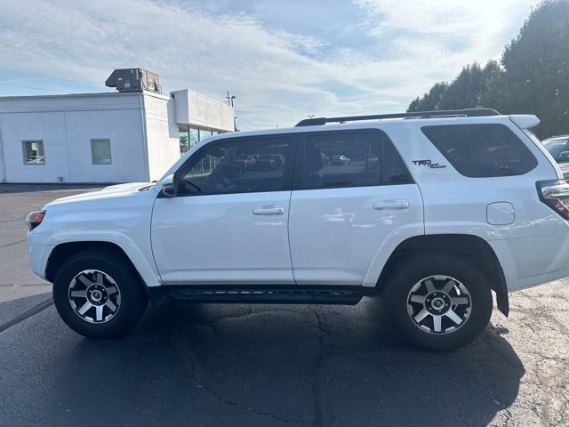 Used 2024 Toyota 4Runner TRD Off-Road Premium w/ Moonroof Package AWD/4WD image 4
