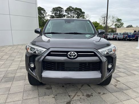 Used 2022 Toyota 4Runner SR5 RWD image 9