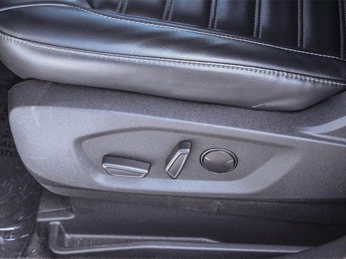 Used 2024 Ford Edge SEL image 27