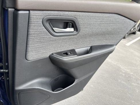 Certified 2023 Nissan Rogue SV image 23