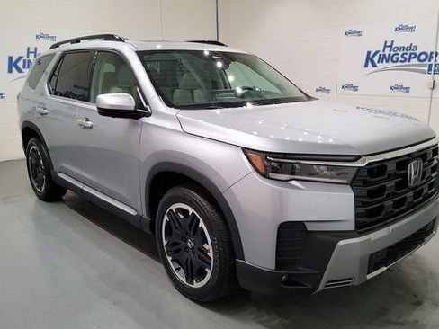 New 2026 Honda Pilot Touring image 2