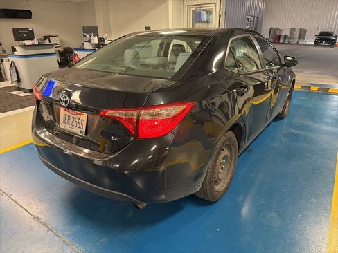 Used 2017 Toyota Corolla LE image 5