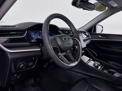 Used 2024 Jeep Grand Cherokee Limited 4xe image 11