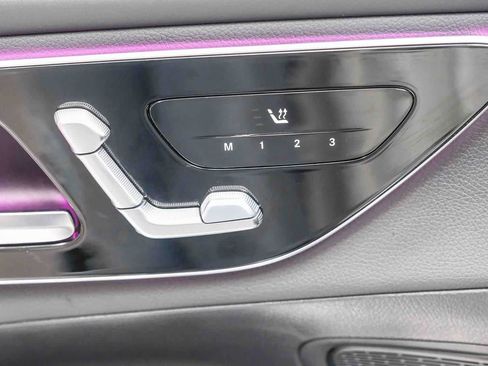 Used 2025 Mercedes-Benz GLC 350e 4MATIC image 28