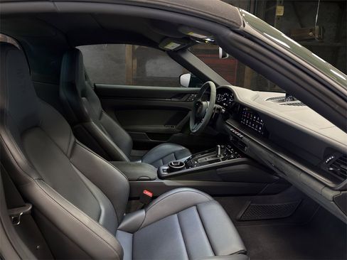 Used 2024 Porsche 911 Targa 4 GTS image 15