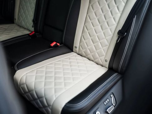 Used 2017 Bentley Flying Spur S V8 AWD/4WD image 33