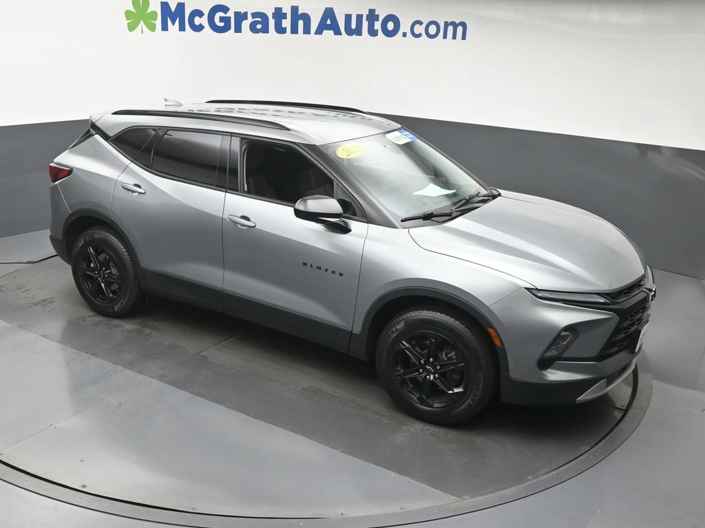 Used 2023 Chevrolet Blazer LT w/ Convenience Package AWD/4WD image 3