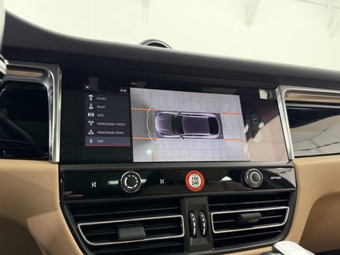 Certified 2025 Porsche Macan image 45