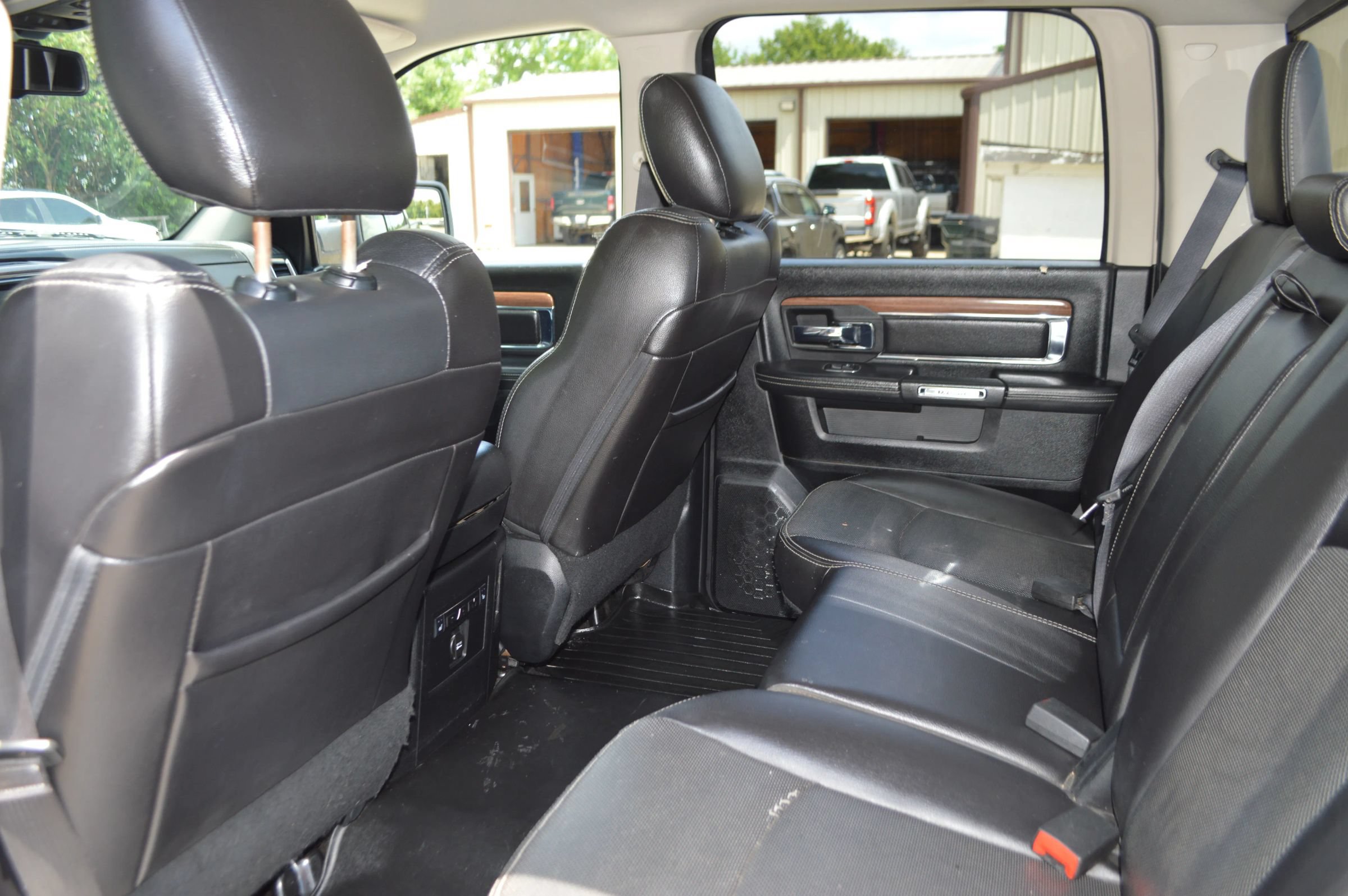 Used 2015 RAM 1500 Laramie w/ Convenience Group AWD/4WD image 20
